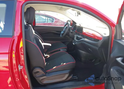 2024 Fiat 500E Inspi(Red) Fwd z USA, uszkodzony, nr VIN ZFAFFAA40RX220430